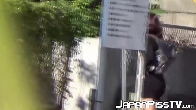 Young Japanese babes secretly peeing all around town