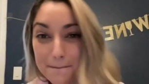 TikTok Females: Gorgeous Teacher!